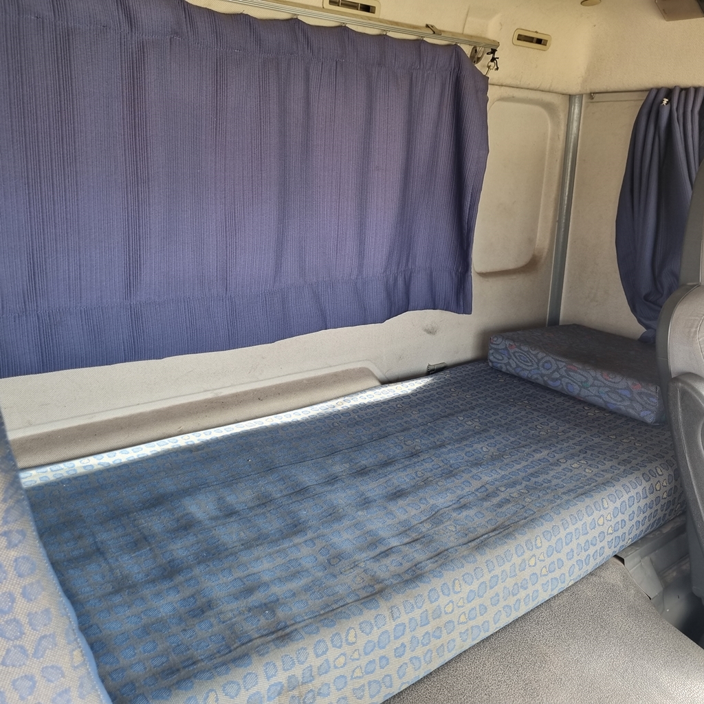 SINOTRUCK TR 340  6X2 2012