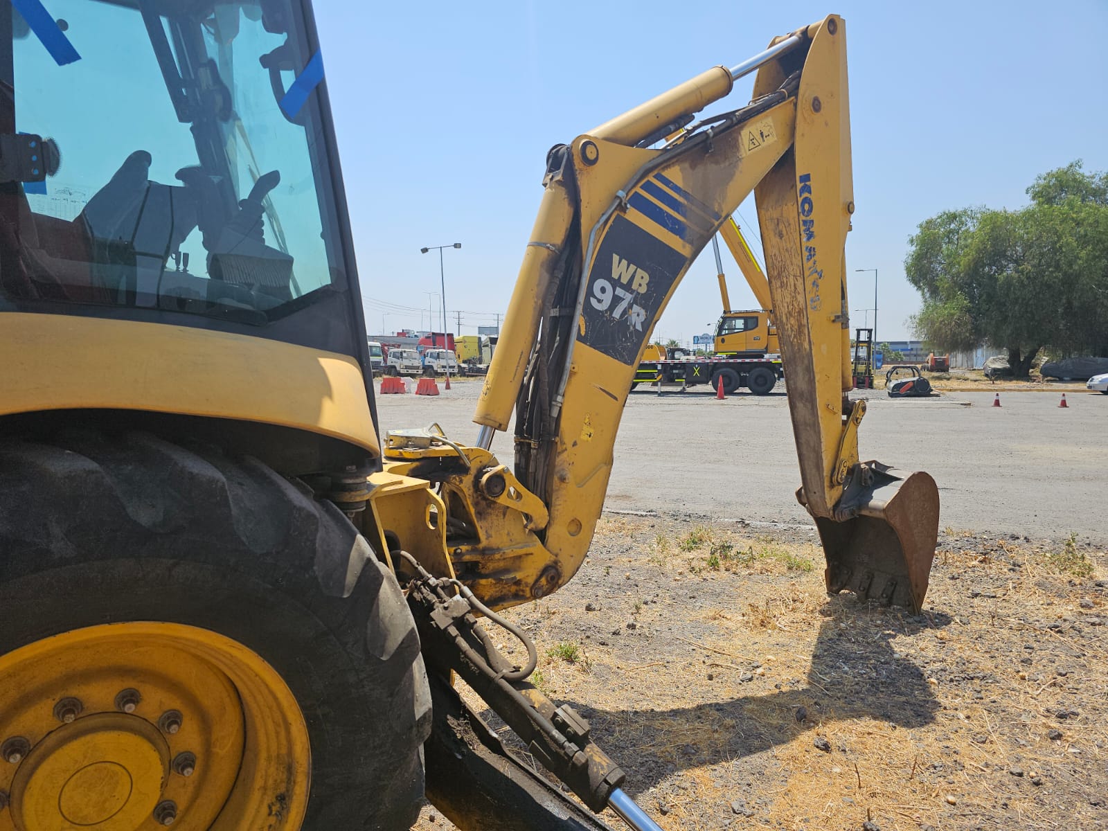 KOMATSU WB97R 5E0 2021