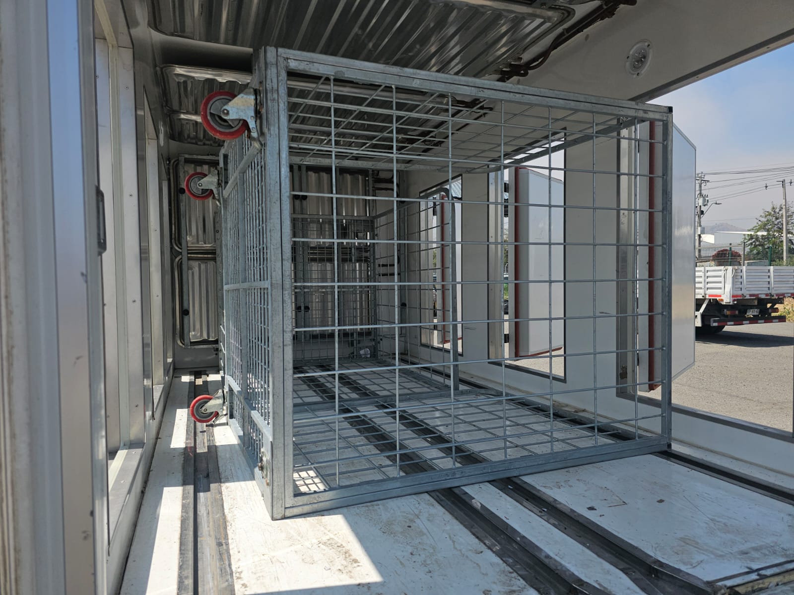 MITSUBISHI MOTORS CANTER 413 2025