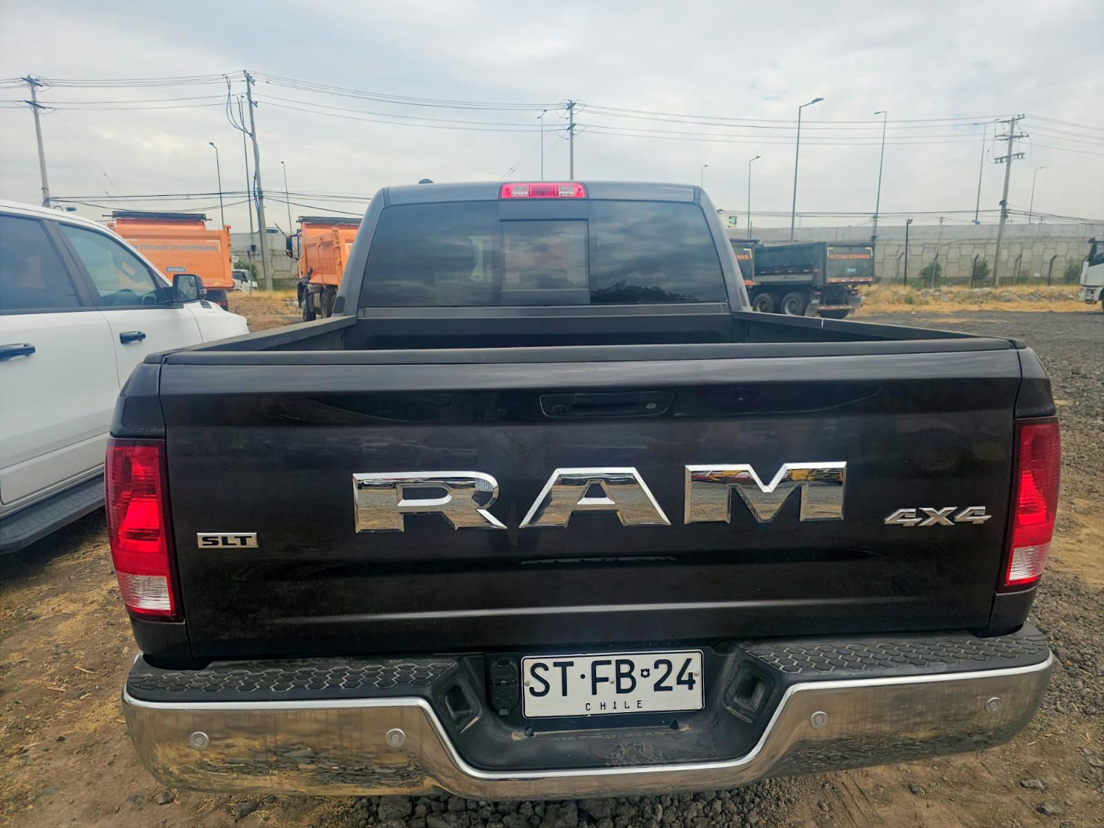 RAM 1500 SLT AUT 4X4 2023