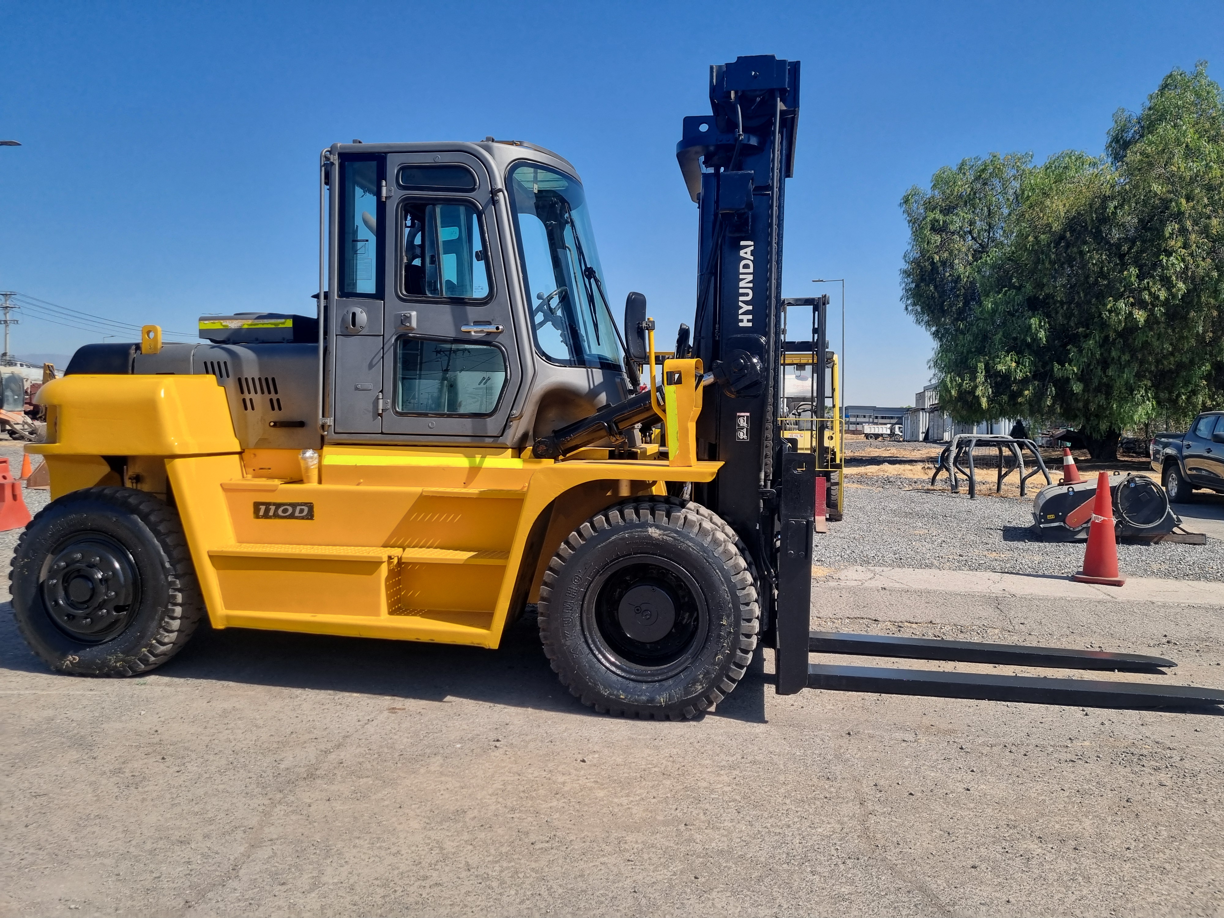 HYUNDAI 110D-7E 2012