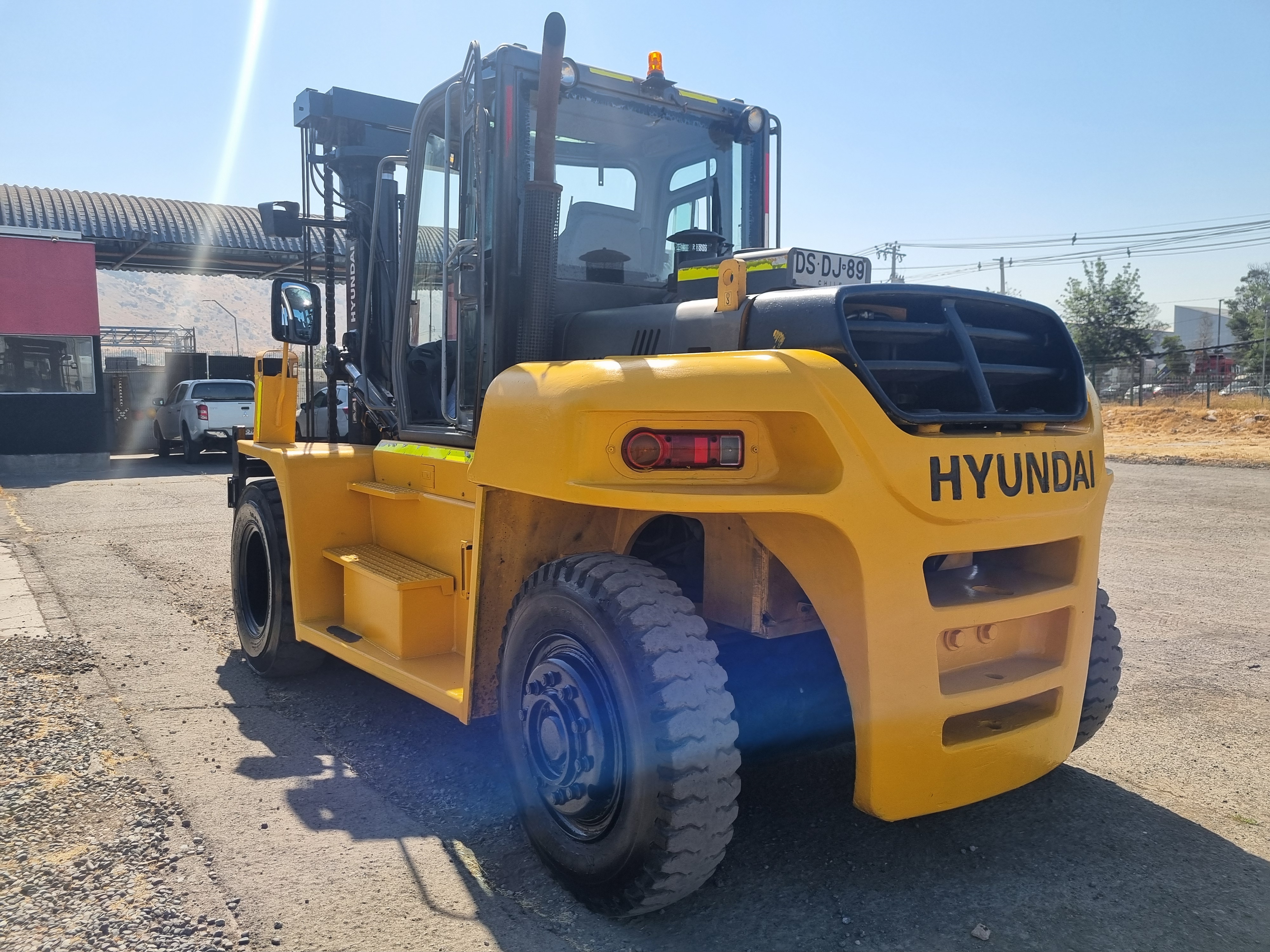 HYUNDAI 110D-7E 2012