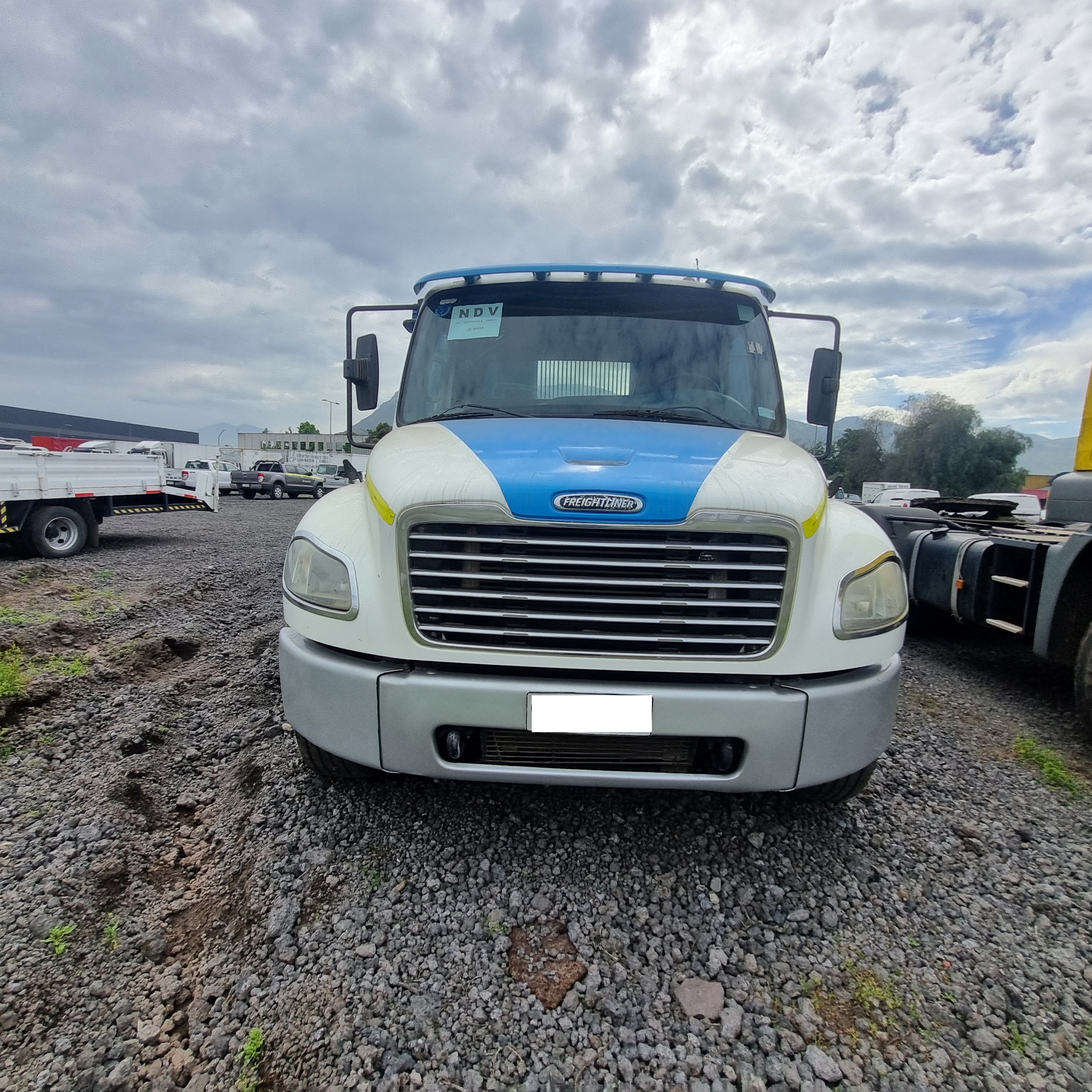 FREIGHTLINER M2 106 2014